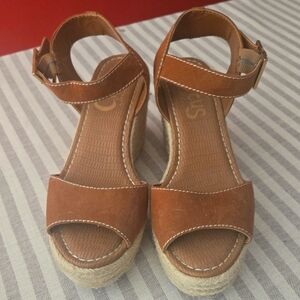 Circus Sandals like new